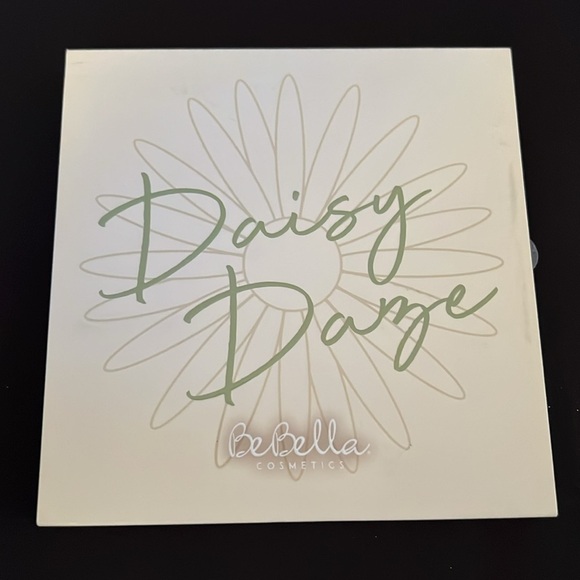 New Shadow Palette- Daisy Daze - Picture 7 of 8